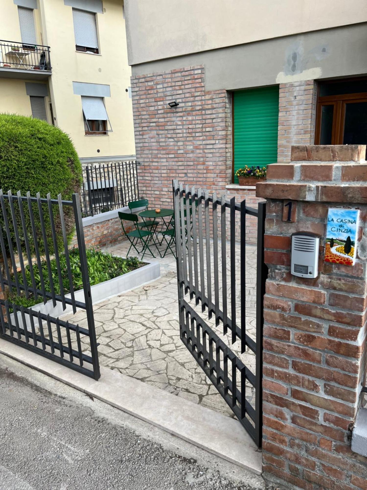 Апартаменты La Casina Di Cinzia Сан-Джиминьяно Экстерьер фото